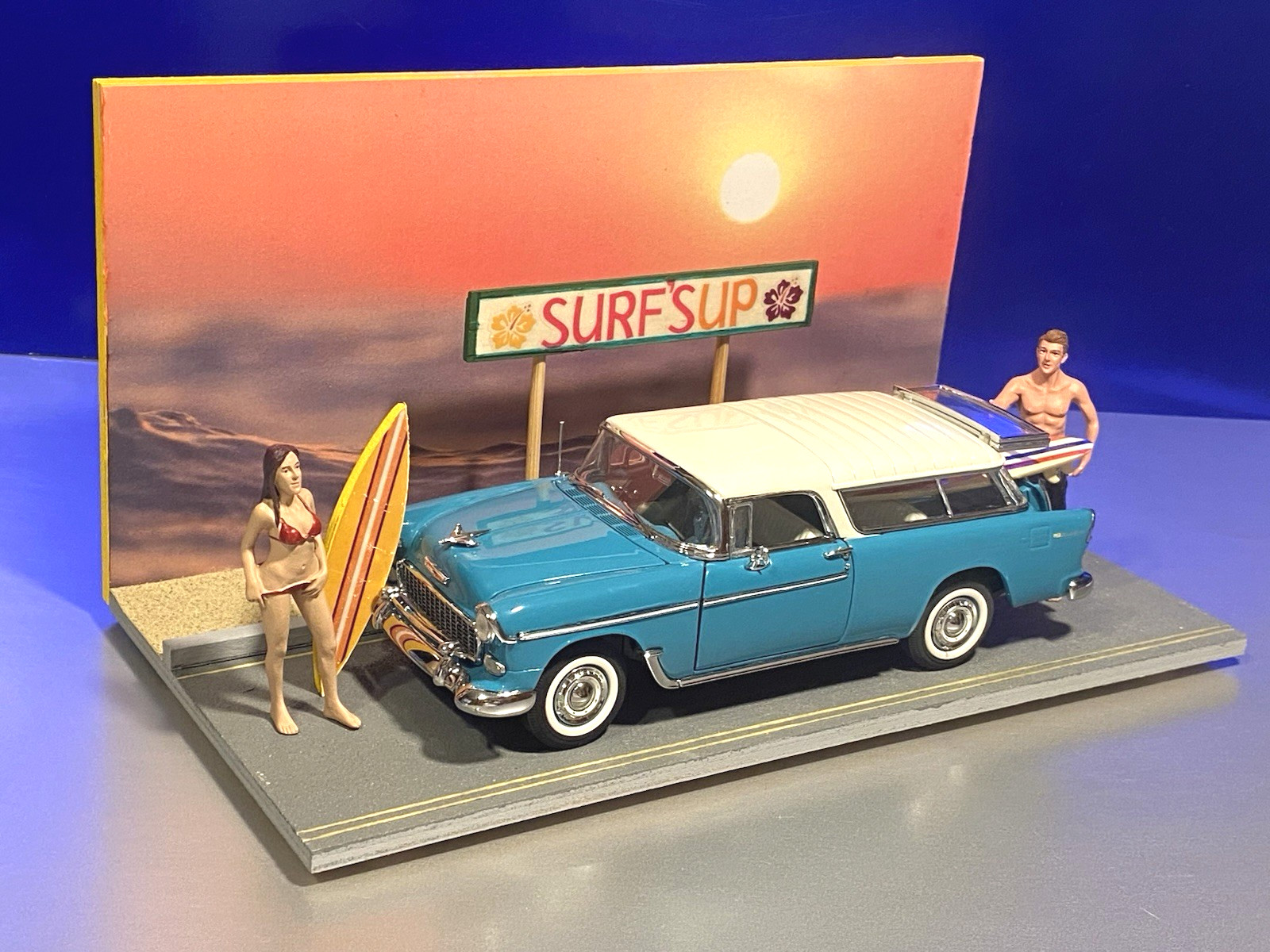 Danbury Mint 1955 Chevy Nomad / Boxed + Am. Diorama Surfer Jay & Bikini Girl Oct