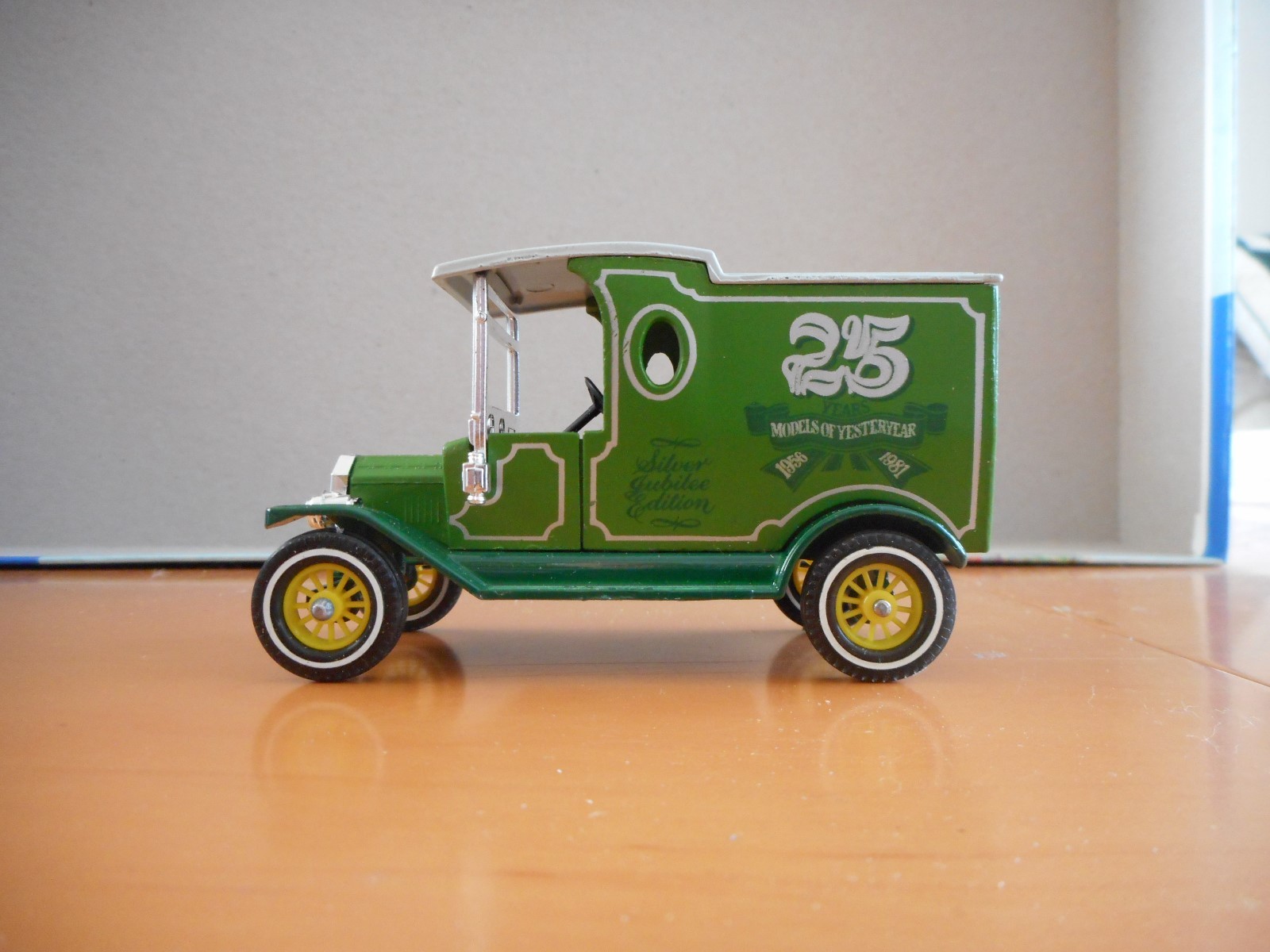 Matchbox Models of Yesteryear Y-12 1912 Ford Model ‘T’ 25 YRS MODELS OF YES+BOX