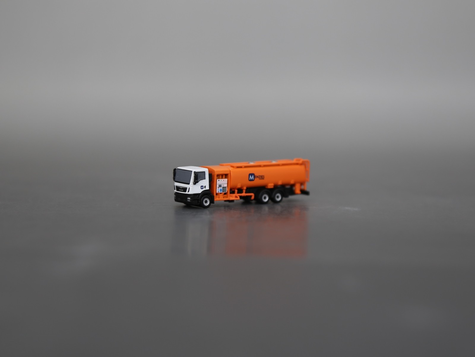 Scale 1:200 MAN single-axle Airport Gas Refueler truck 3D printed model