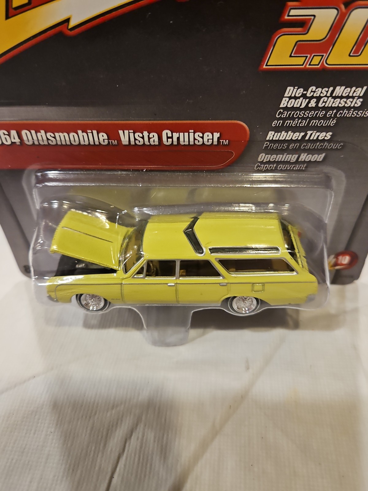 Johnny Lightning 2.0 1964 Oldsmobile Vista Cruiser *Yellow* w/ Rubber Tires