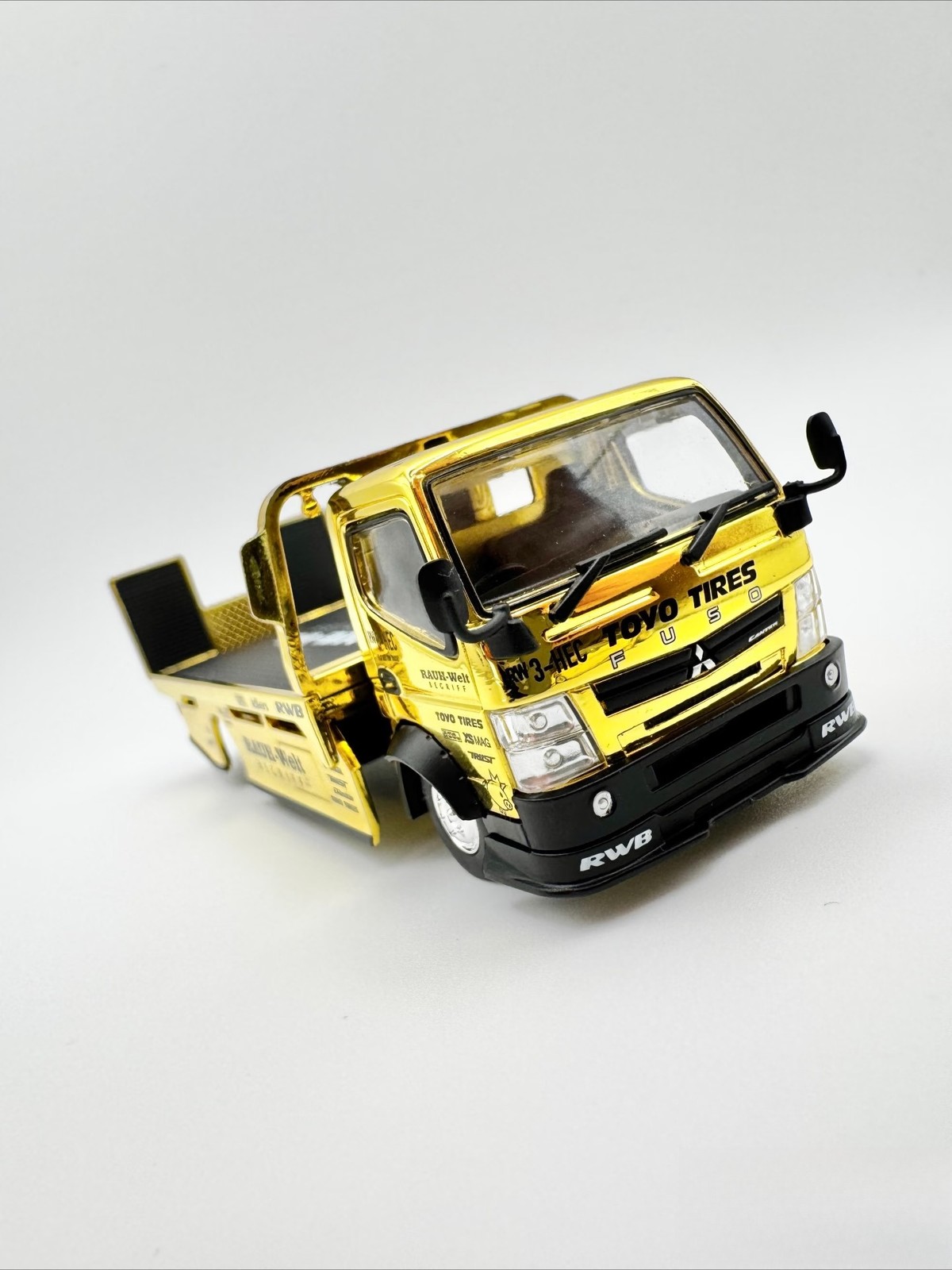 Pop Race XCartoys HEC Beijing 1/64 RWB 930 Gold Set Ltd 300 Truck Transporter