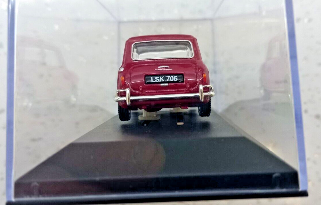 Corgi Vanguards 1/43 VA01309 Morris Mini Cherry Red Sunroof LE never out of box