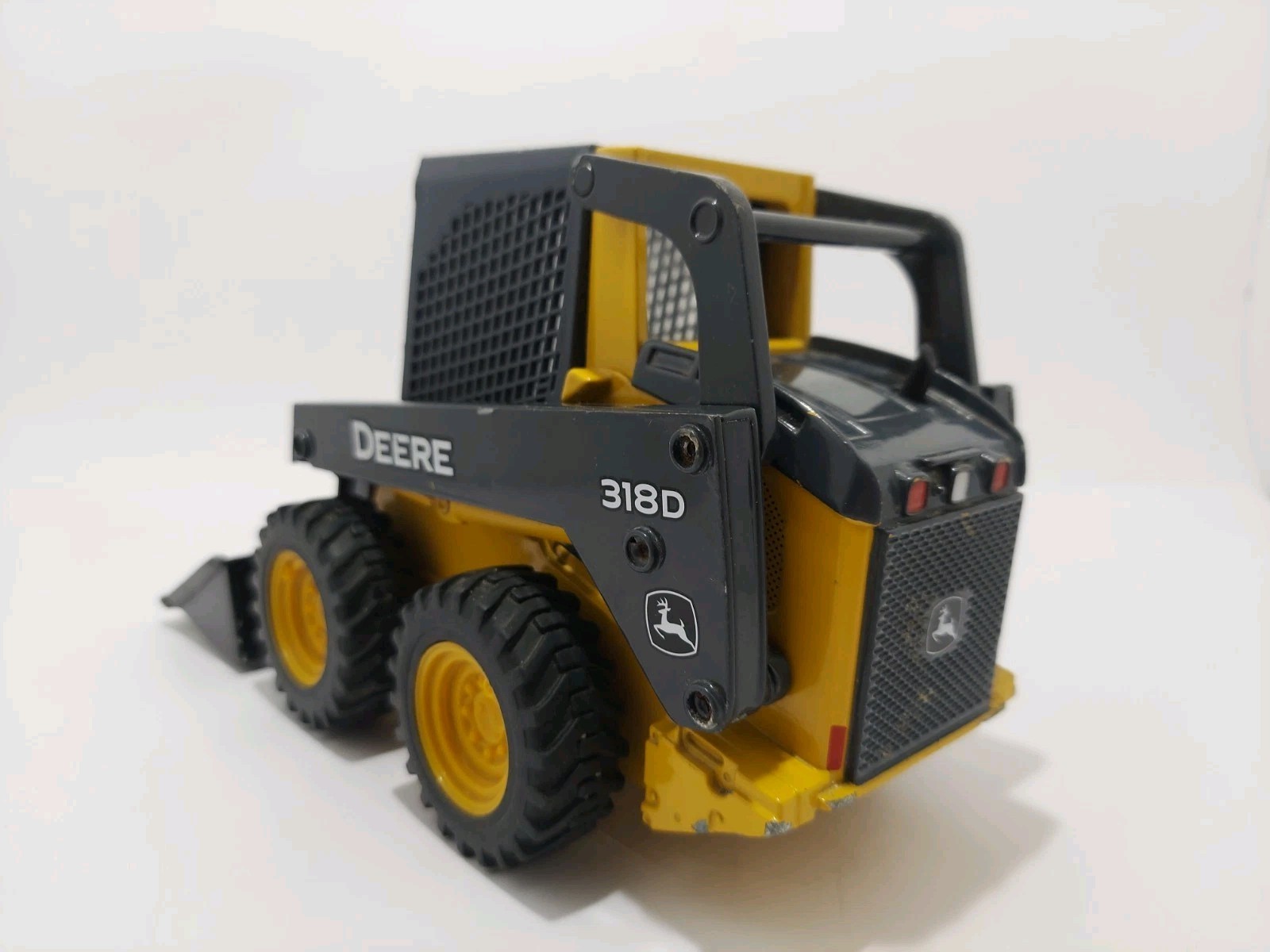John Deere 318d Skid Steer Loader Diecast Toy Ertl 1/16