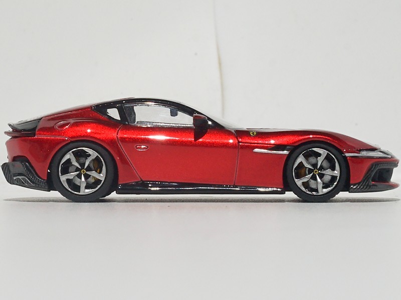 1:64 7CM Model Ferrari 12 Cilindri Rosso Imola With Engine Detail Ltd 599 PCS