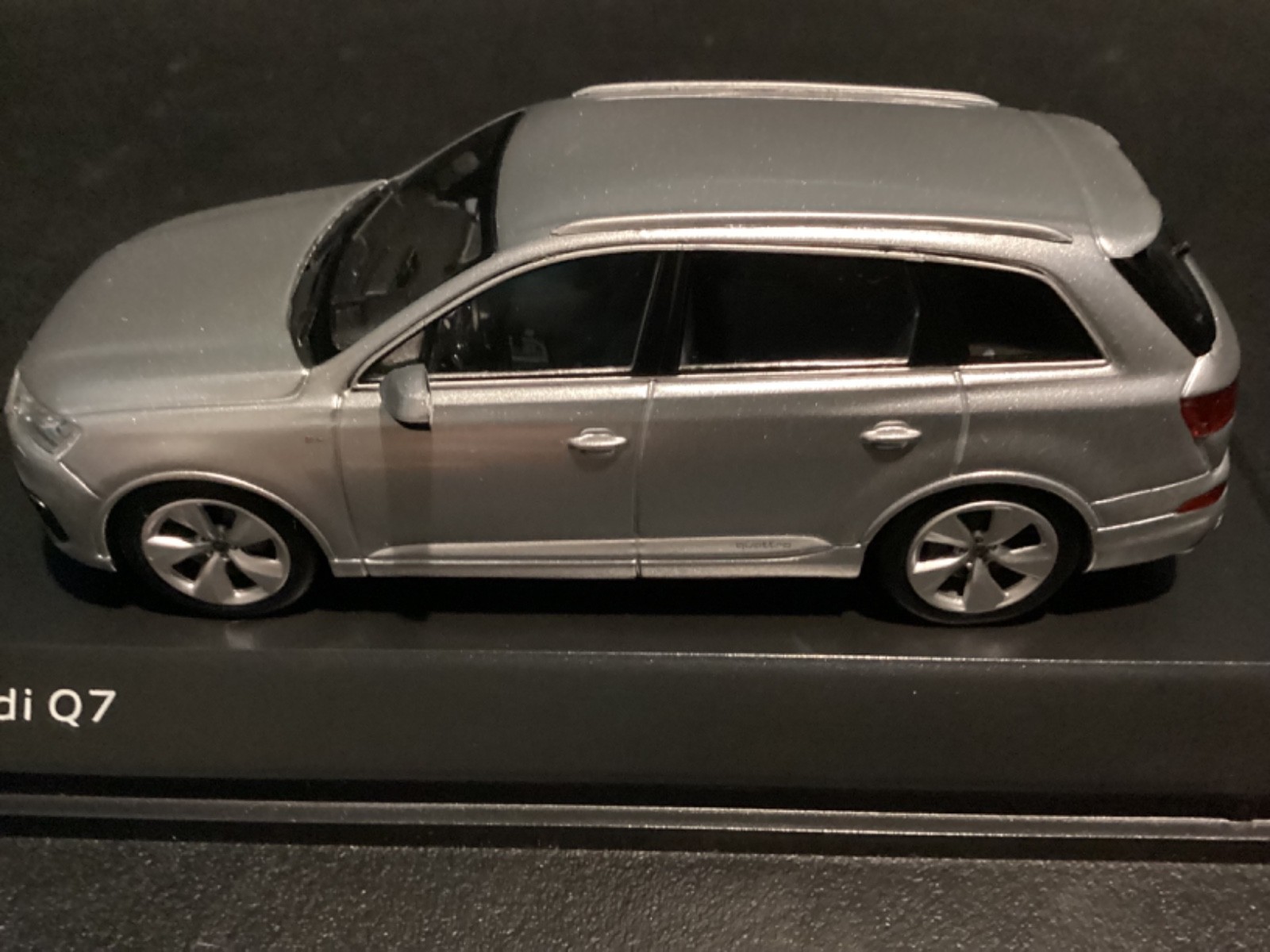 Audi Q7 Type 4M 2016 Special Dealer Edition Diecast Vehicle in scale 1/43