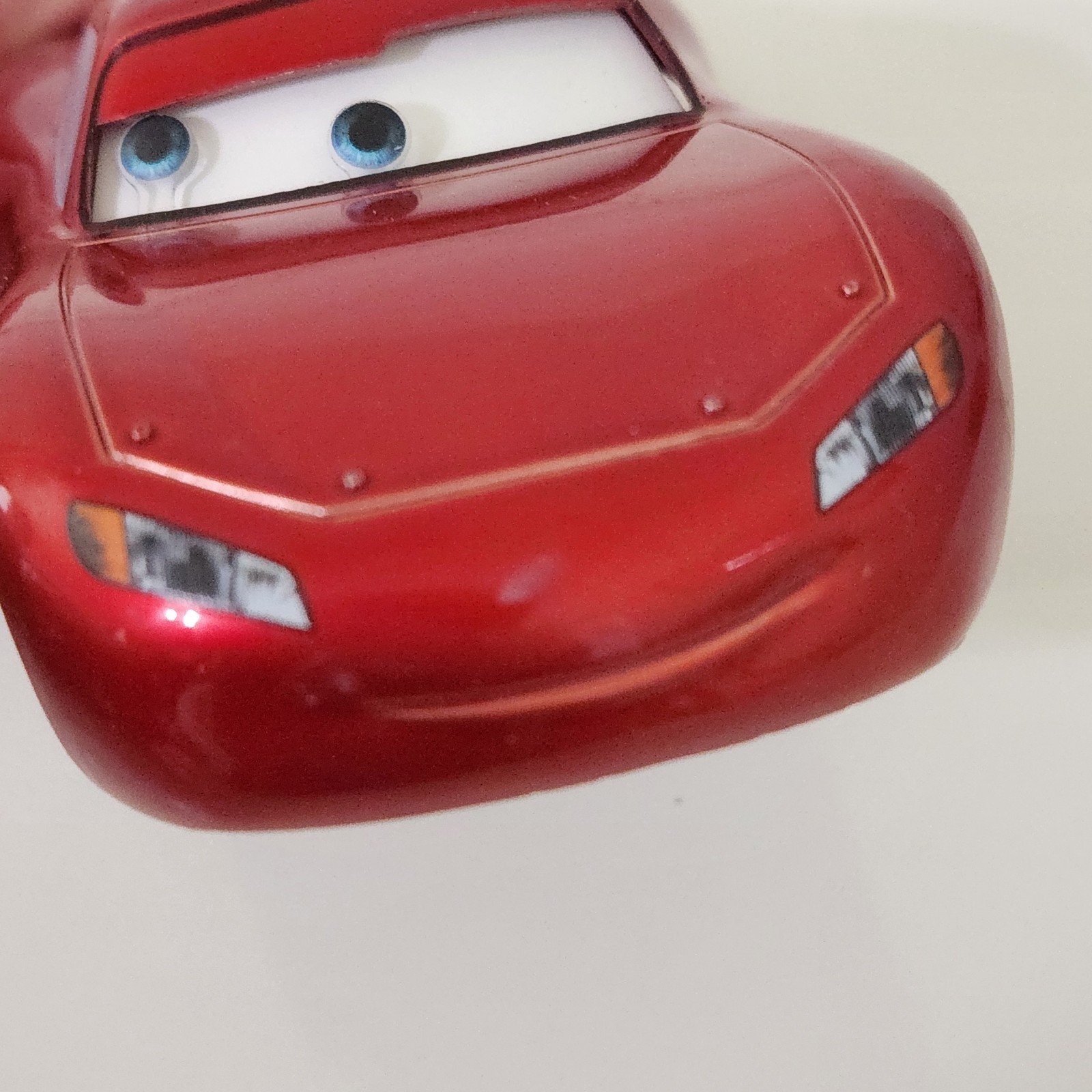 Disney Store Cars Cruisin’ Lightning McQueen Talking Pullback Wheelie Action 6″