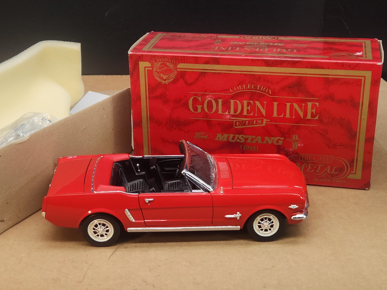 Mira 1965 Ford Mustang Convertible 1:18 Golden Line Collection Diecast Metal