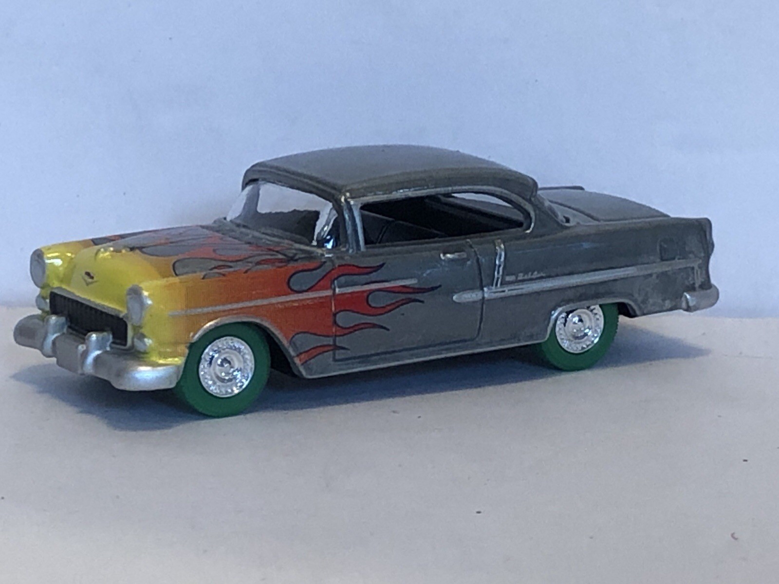 (1) Greenlight 1:64 Green Machine 1955 Chevrolet Bel Air Hard Top #14562X
