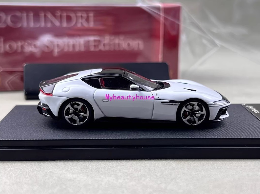 PK 1:64 White 12 Cilindri Coupe Sports Model Diecast Metal Car