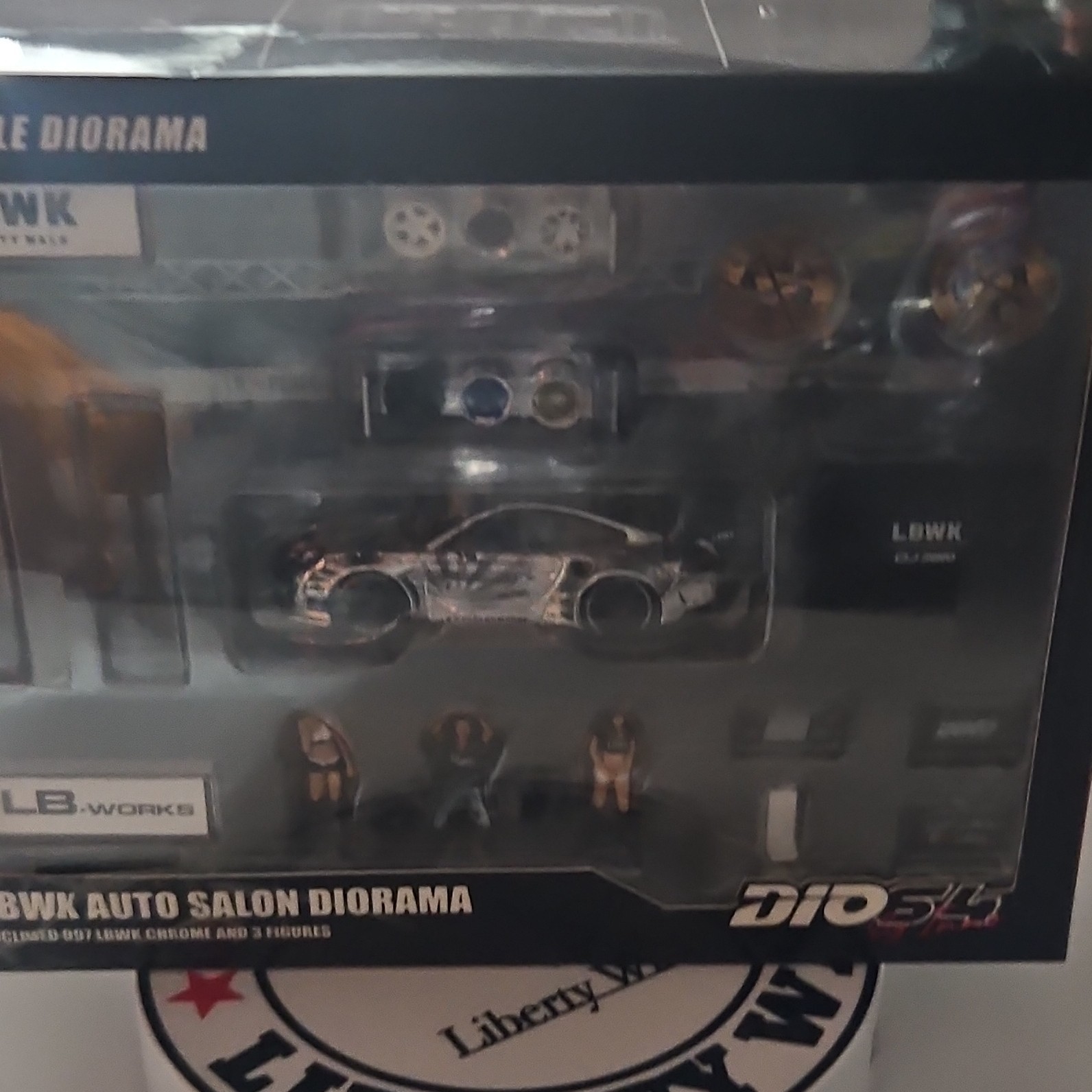 SEALED 1:64 INNO64 LBWK X INNO Auto Salon Diorama DIO64-001
