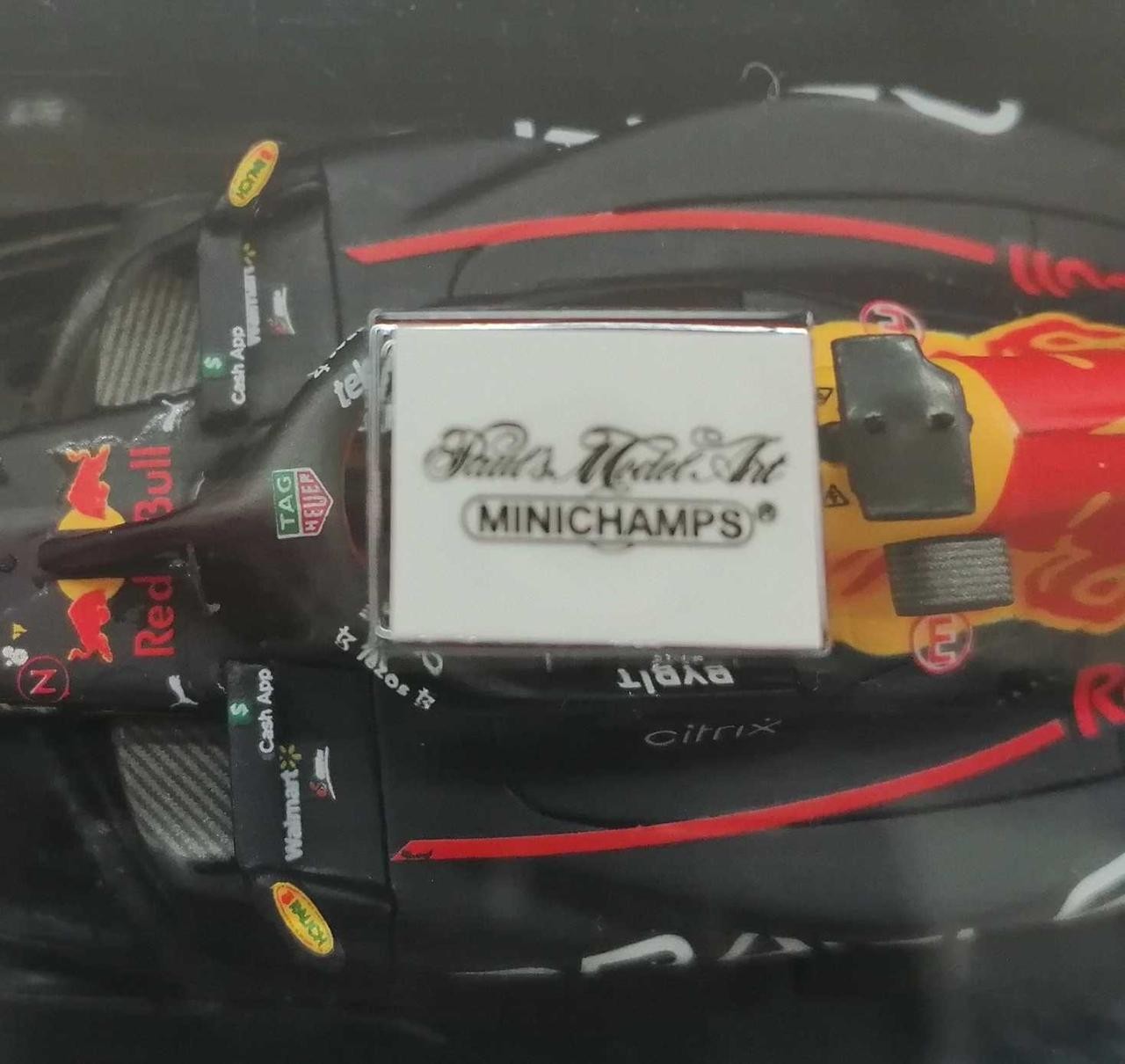 Red Bull RB18 Max Verstappen Winner Case Small Scratch Used