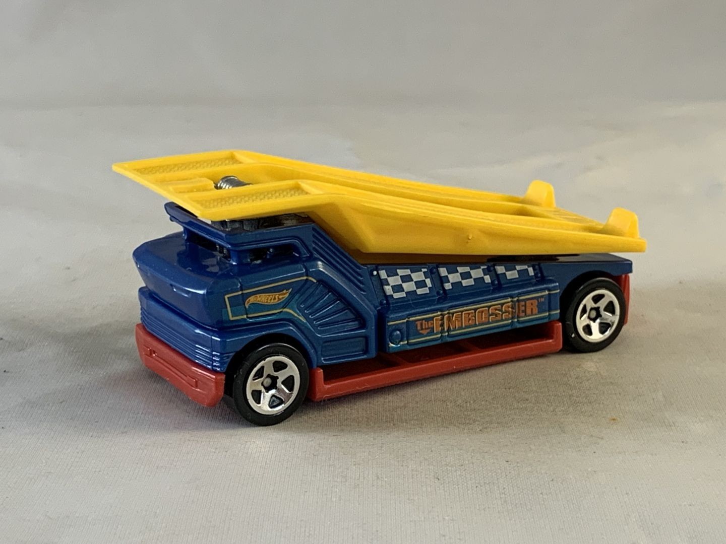 Hot Wheels The Embosser 2018 Experimotors Blue and Yellow 5SPs