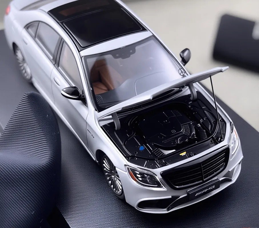 RM 1:64 Silver S63 W222 V12 Luxury Sedan Sports Model Diecast Metal Car