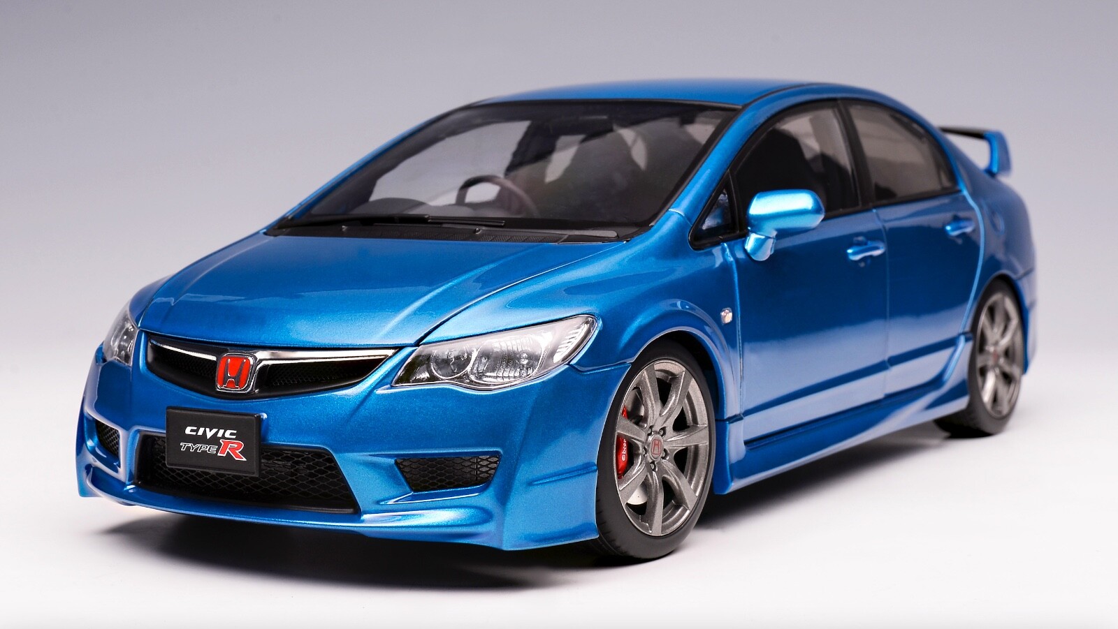 1/18 MotorHelix Honda Civic Type R ( FD2 ) RHD early Version Pearl Blue AB507