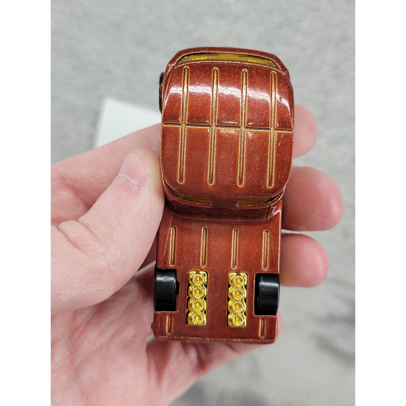 Hot Wheels Qombee Metallic Copper Brown Yellow Flames Gold Wheels 1:64 Diecast