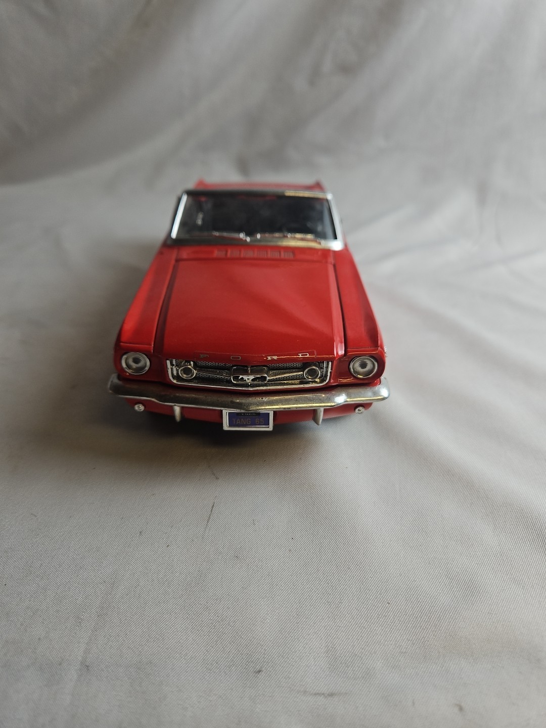MIRA Golden Line Collection 1965 Ford Mustang die-cast 1:18 scale model #BXU