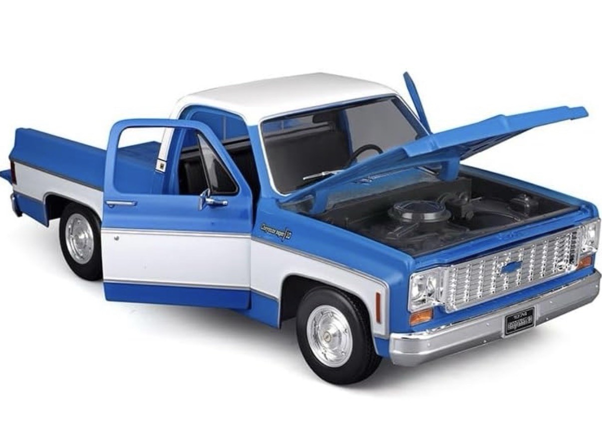 Maisto 1:18 Chevrolet C10 Cheyenne Super Blue/White Diecast Pickup Truck New NIB