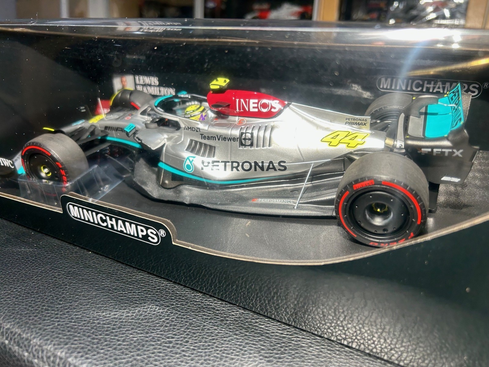 1/18 Minichamps – 2022 MERCEDES-AMG F1 W13 E #44 – LEWIS HAMILTON – SPANISH GP