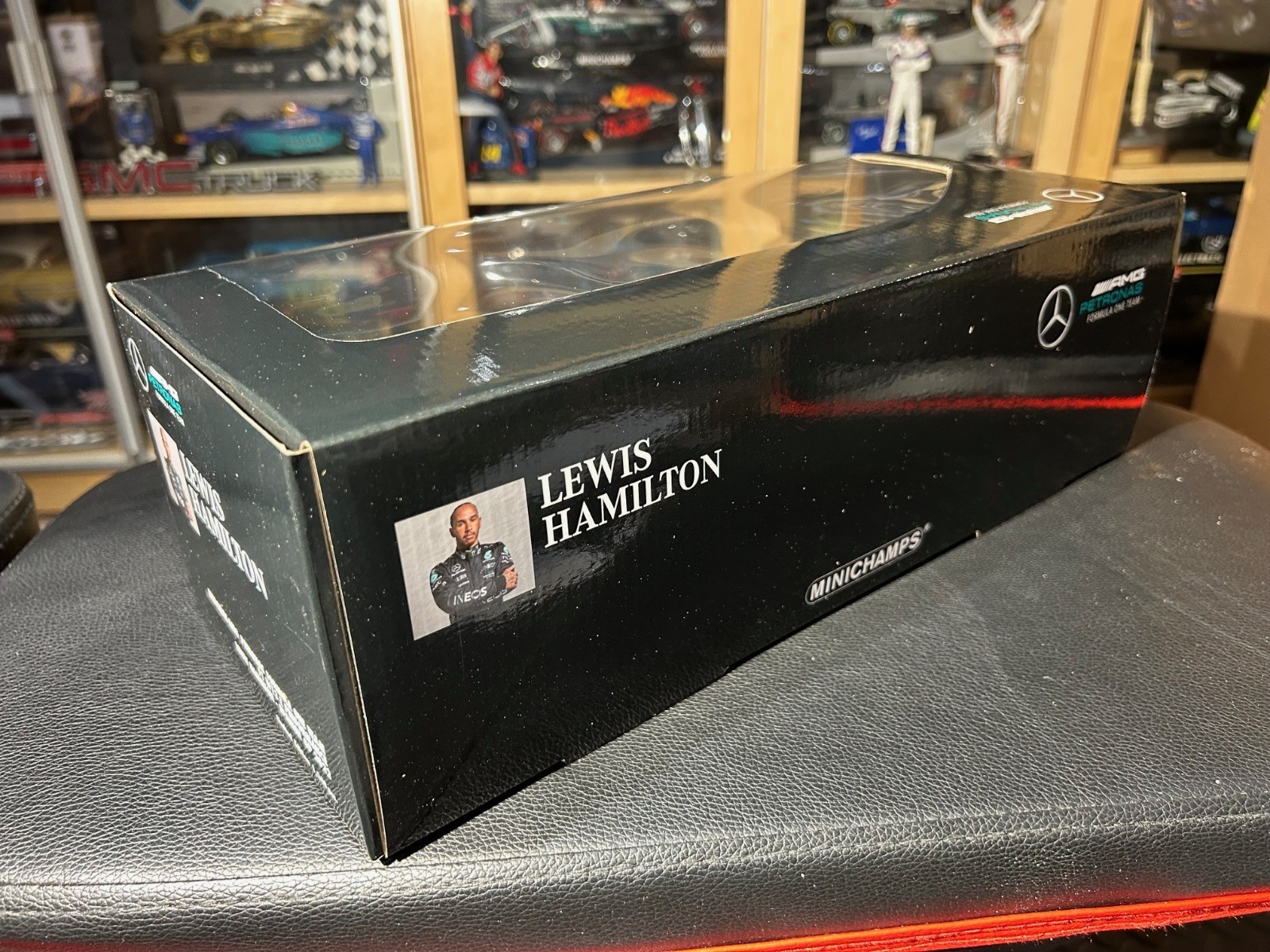 1/18 Minichamps – 2022 MERCEDES-AMG F1 W13 E #44 – LEWIS HAMILTON – SPANISH GP