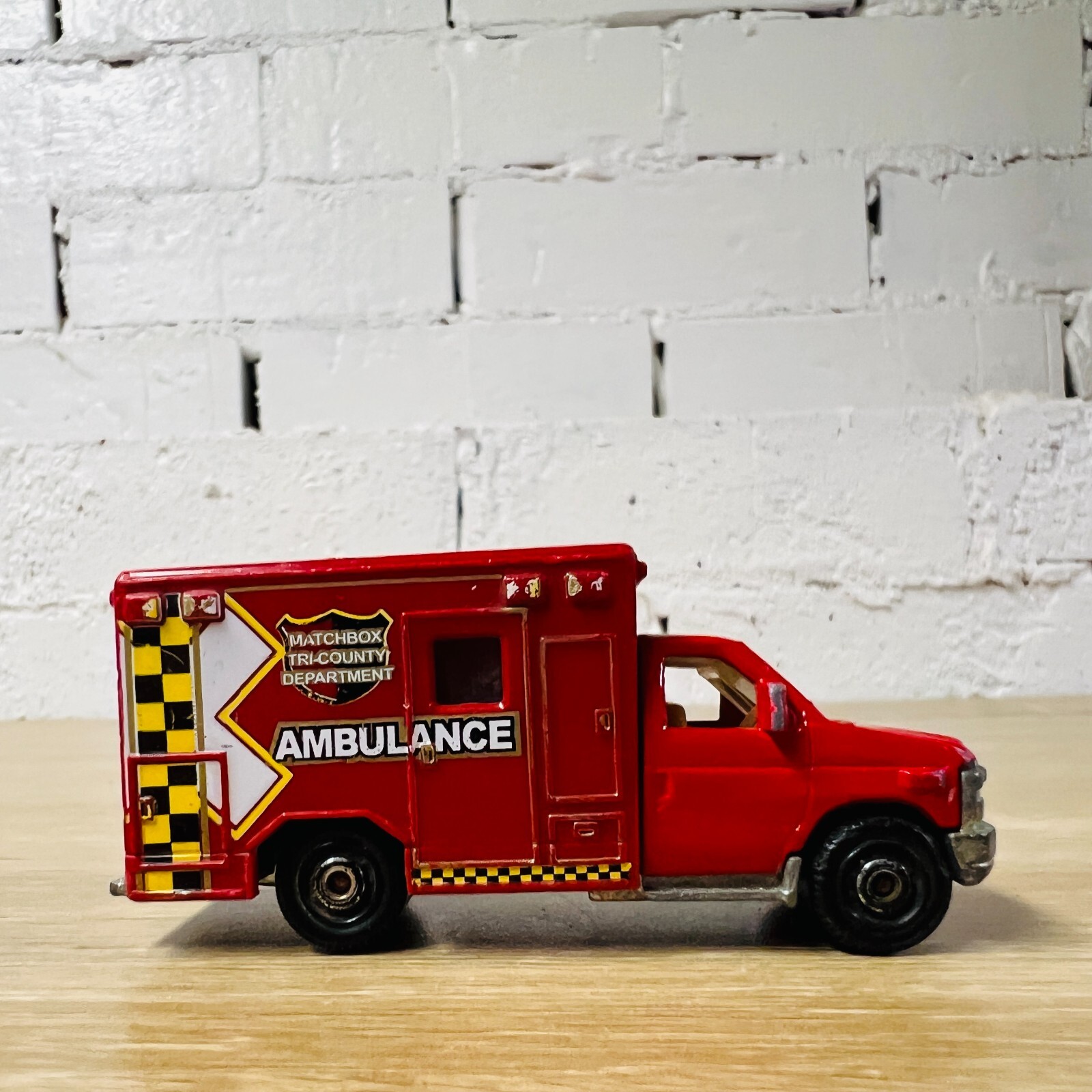 Ford E350 Ambulance 2009 Red 2014 Heroic Rescue MB771