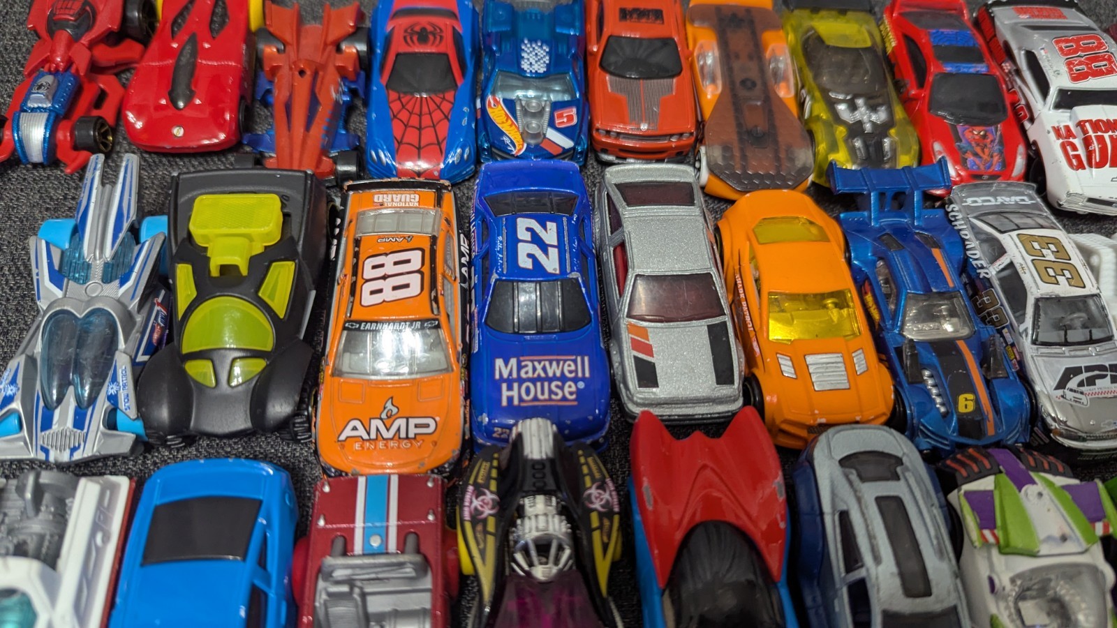Hot Wheels / Matchbox /Other Loose Cars And Other Vehicles Lot Of 29