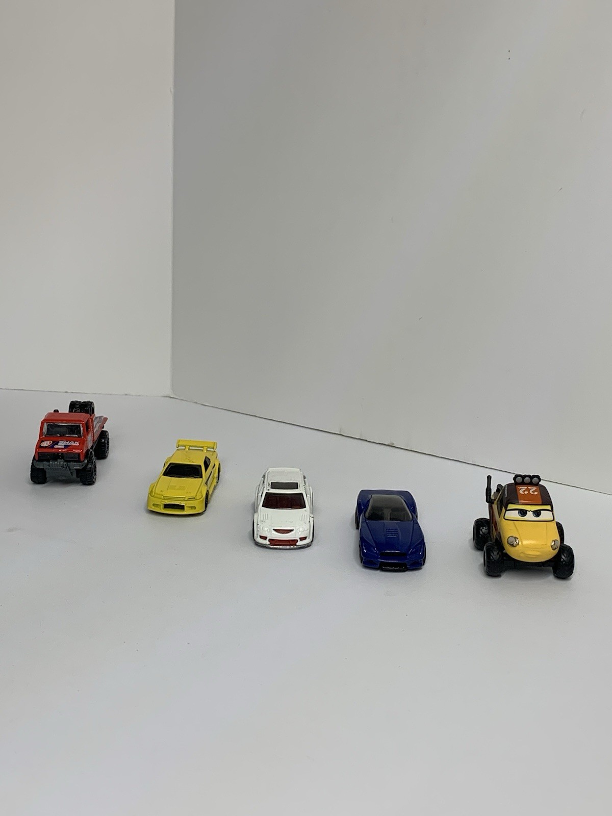 Lot Of 5 Toy Cars Hotwheels Die-cast And Plastic Preowned Good Condition (26617)