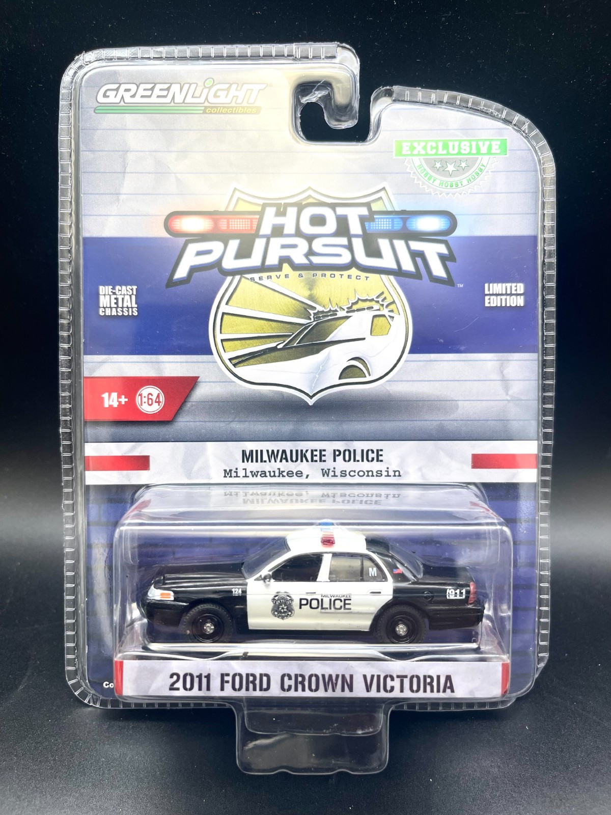 Greenlight Hot Pursuit Exclusive Milwaukee Wisconsin 2011 Ford Crown Vic D2