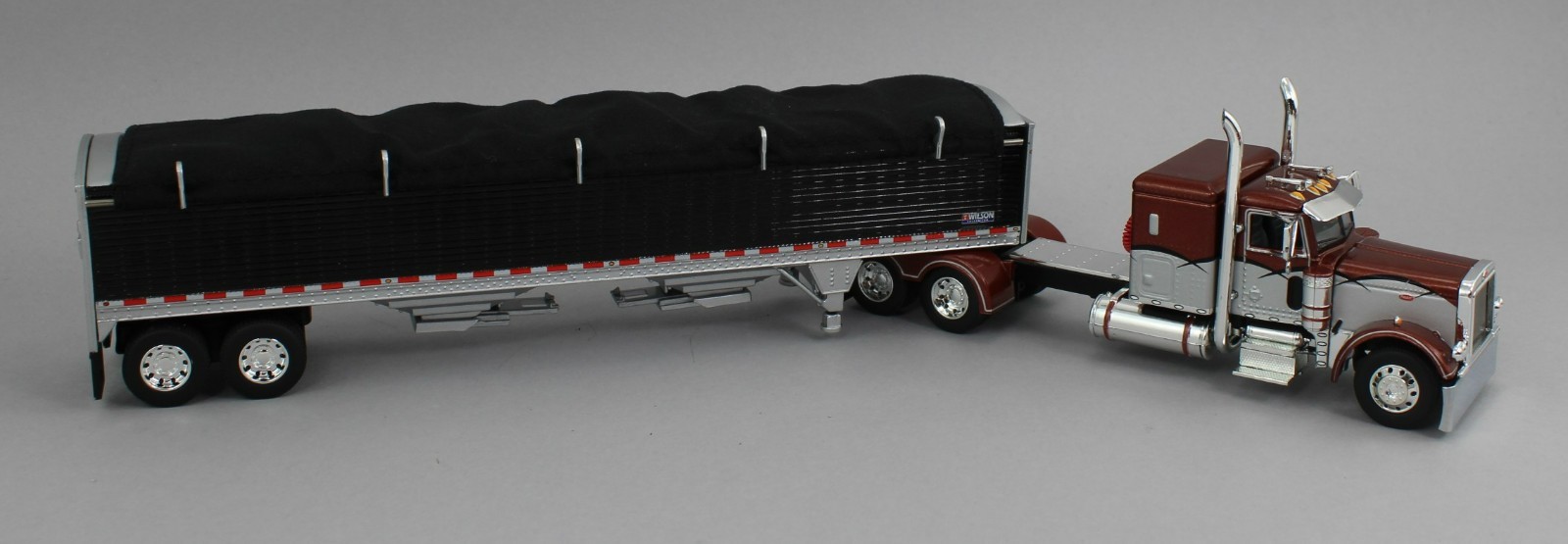 1:64 DCP *BRONZE & SILVER* Peterbilt 379 48″ Flattop & Wilson Grain Trailer NIB