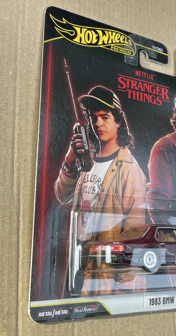 Hot Wheels Premium Netflix Stranger Things 1983 BMW 733i