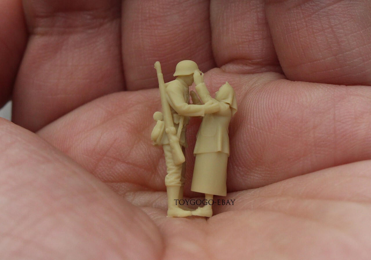 1/72 TANK 1:72 WW2 Mother say bye son battlefield toy TotalWar diorama in stock