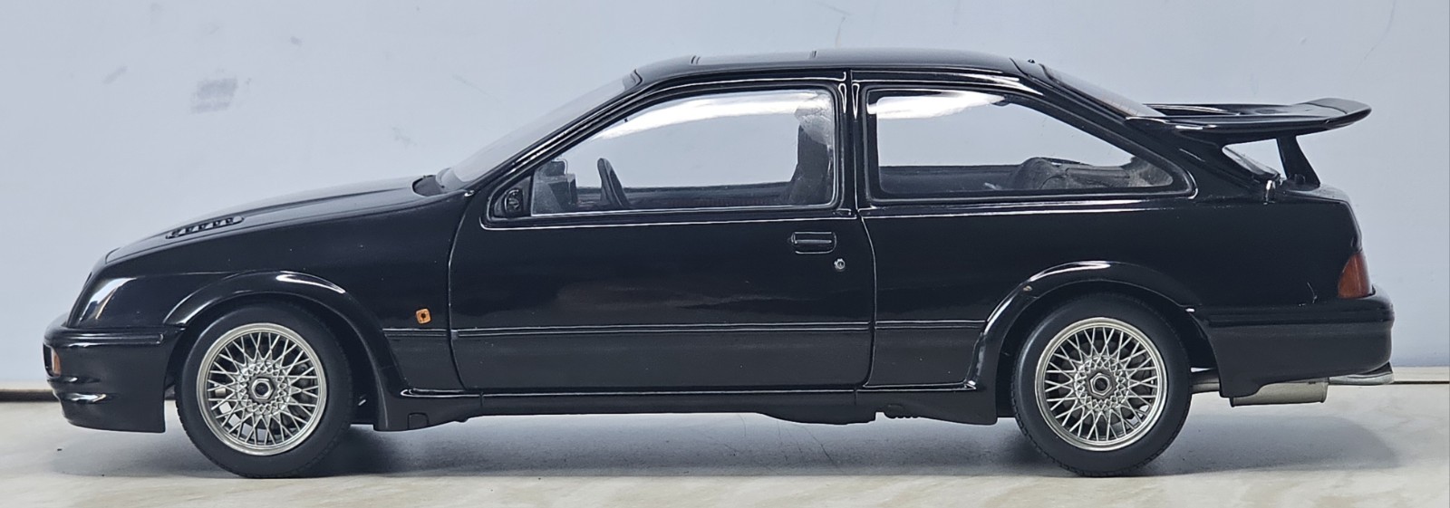 Autoart 1:18 Ford Sierra RS Cosworth black Damaged