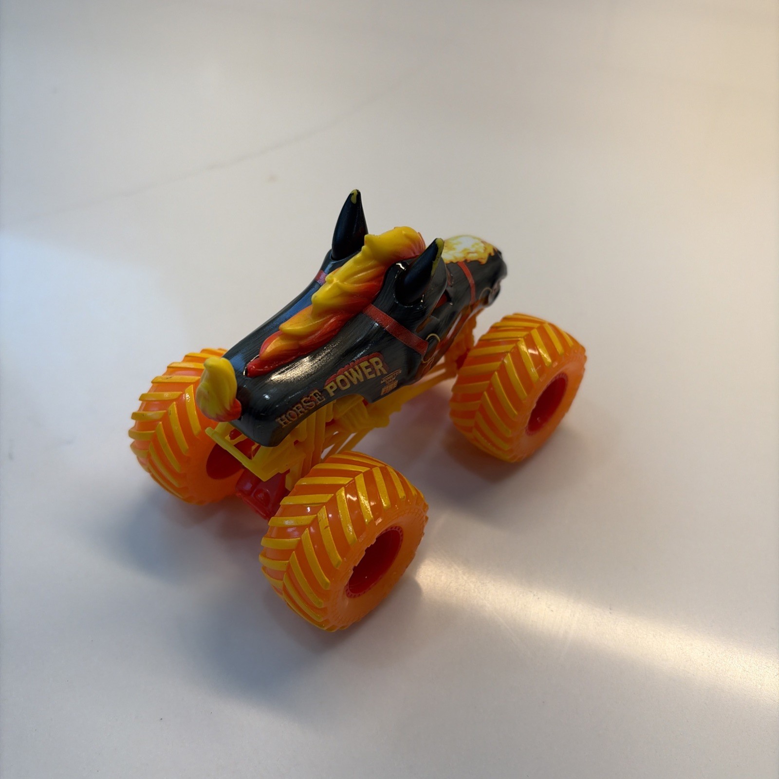 Spin Master Monster Jam Horse Power Fire & Ice Truck 1:64 Orange Wheels (read)