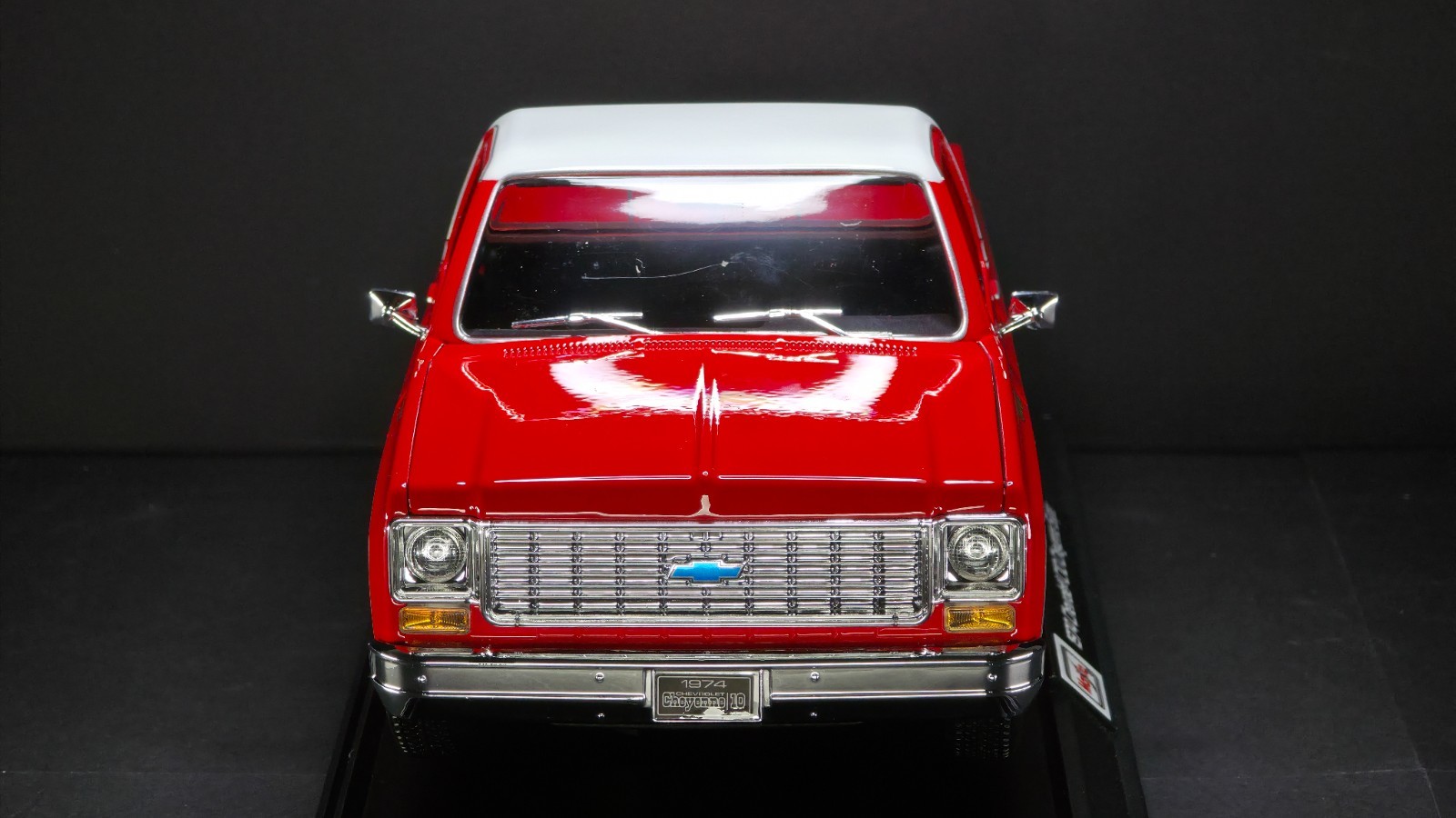 1974 Chevrolet C10 Cheyenne Super 1:18 Maisto Exclusive Style Special Edition
