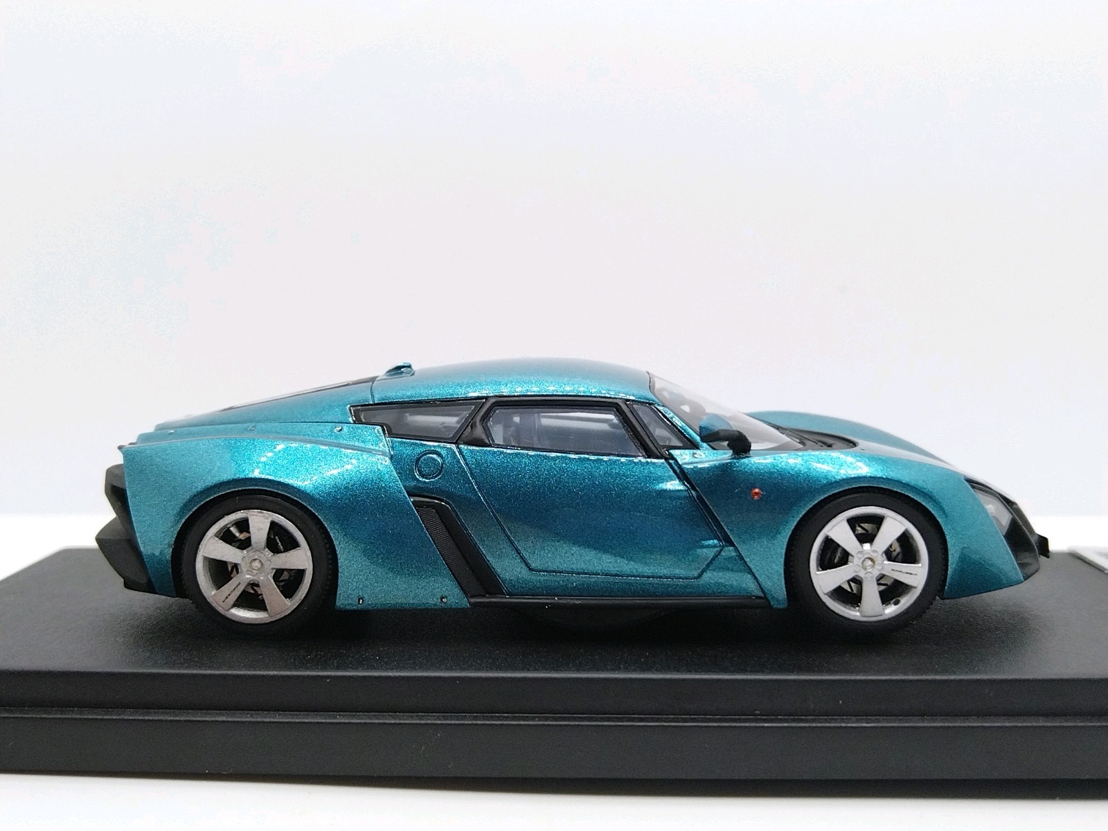 LOOKSMART 1/43 Marussia B2 2009 Glacier. Limited 090/165. Wow Rare!