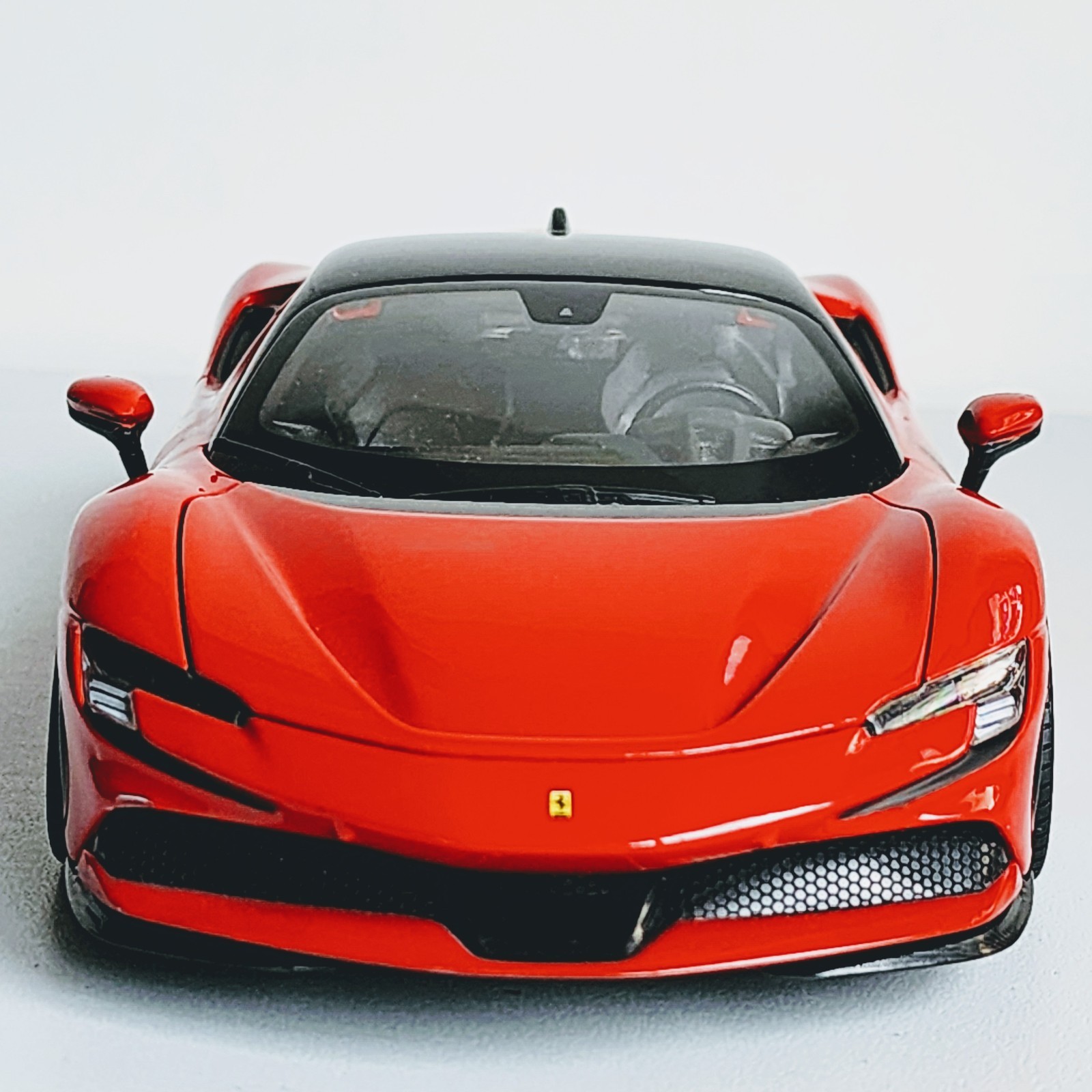 Maisto Special Edition Ferrari SF90 Stradale Red 1:18 Diecast
