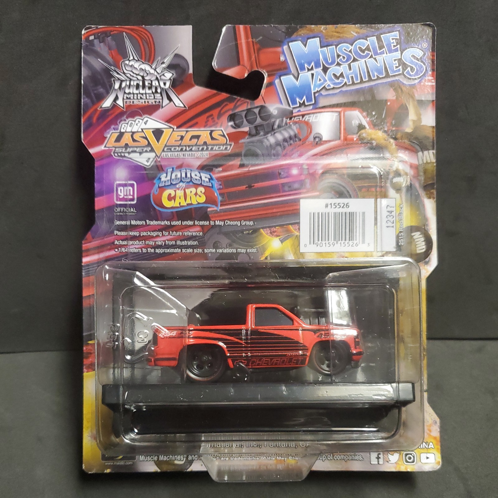 Muscle Machines 1993 Chevrolet 454 SS Pickup pair (2)