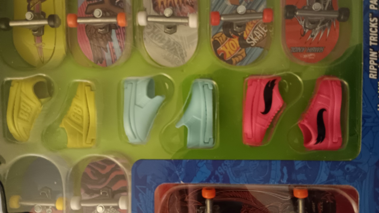 Hot Wheels Tony Hawk Skate Rippin’ Tricks Pack – Very Cool Skateboard Design