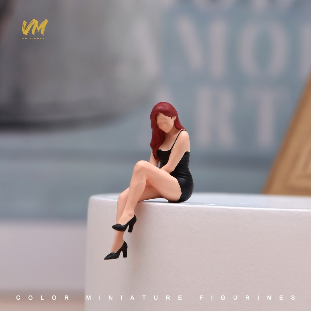 1/64 Miniatures Sexy Red Hair Beauty Scene Props Model Figures For Cars Vehicle