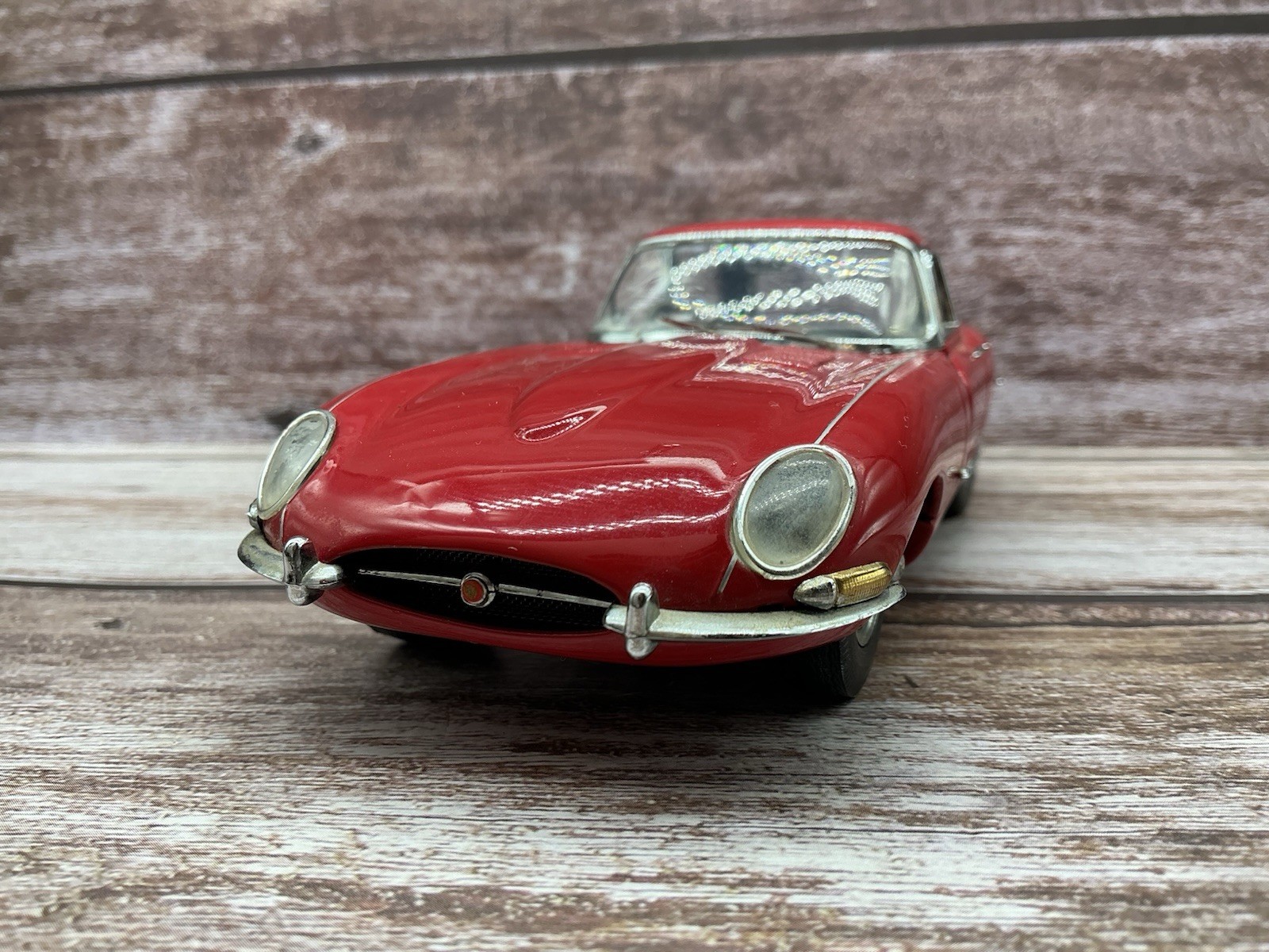 Franklin Mint 1/24 Scale 1961 Jaguar E-Type Coupe Model