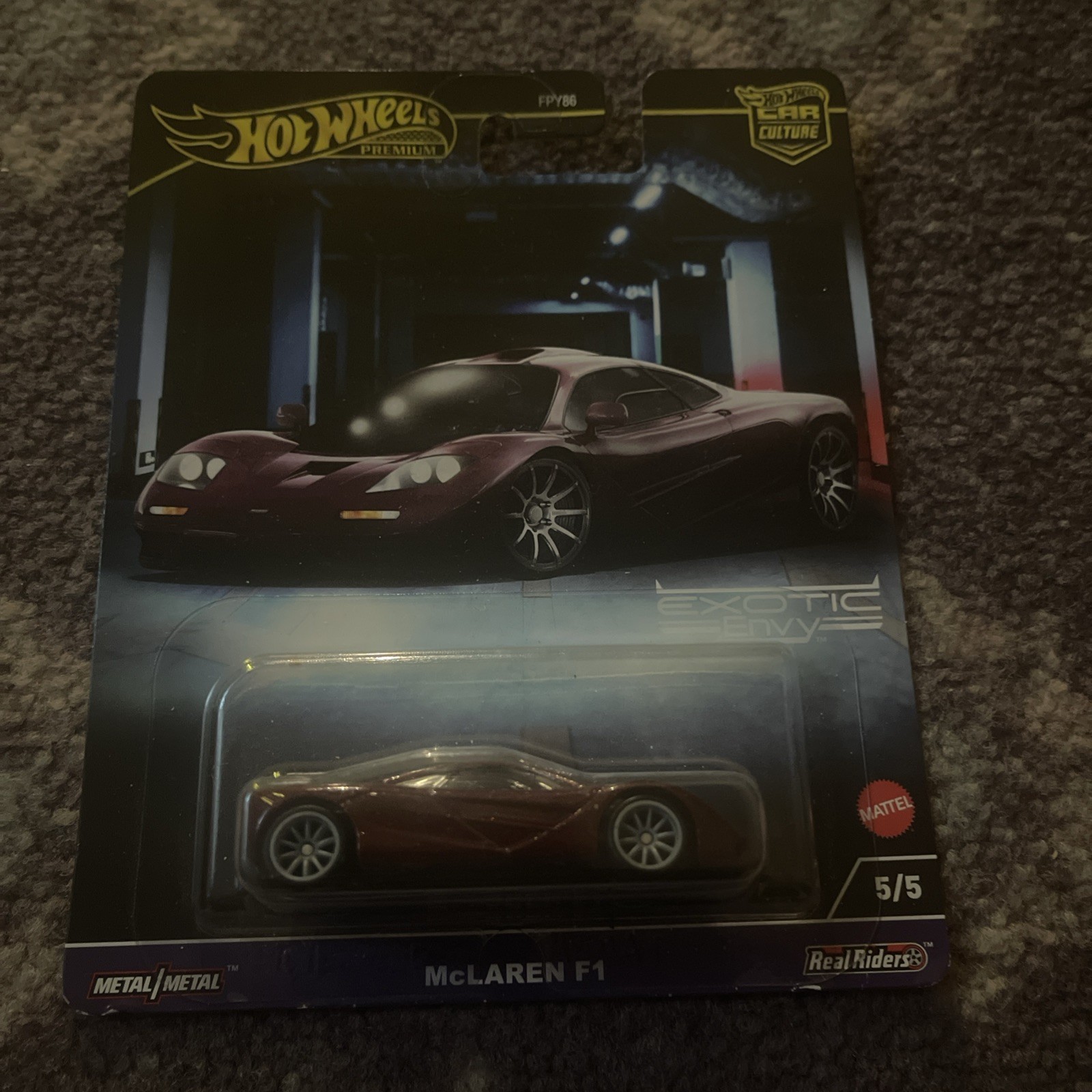 Mattel Hot Wheels FPY86-9595-HKC77 McLaren – F-1 Road Car 1993 – Red Met – 1/64