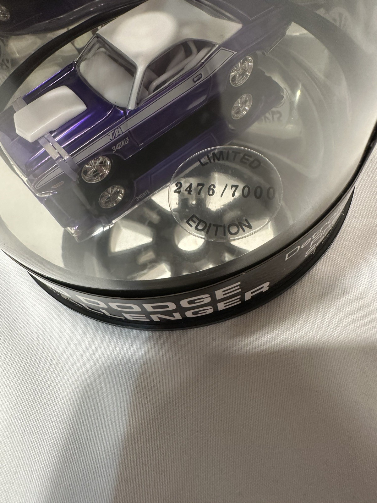 Hot Wheels ’70 Dodge Challenger Purple -Oil Can Display -New Sealed 2476/7000