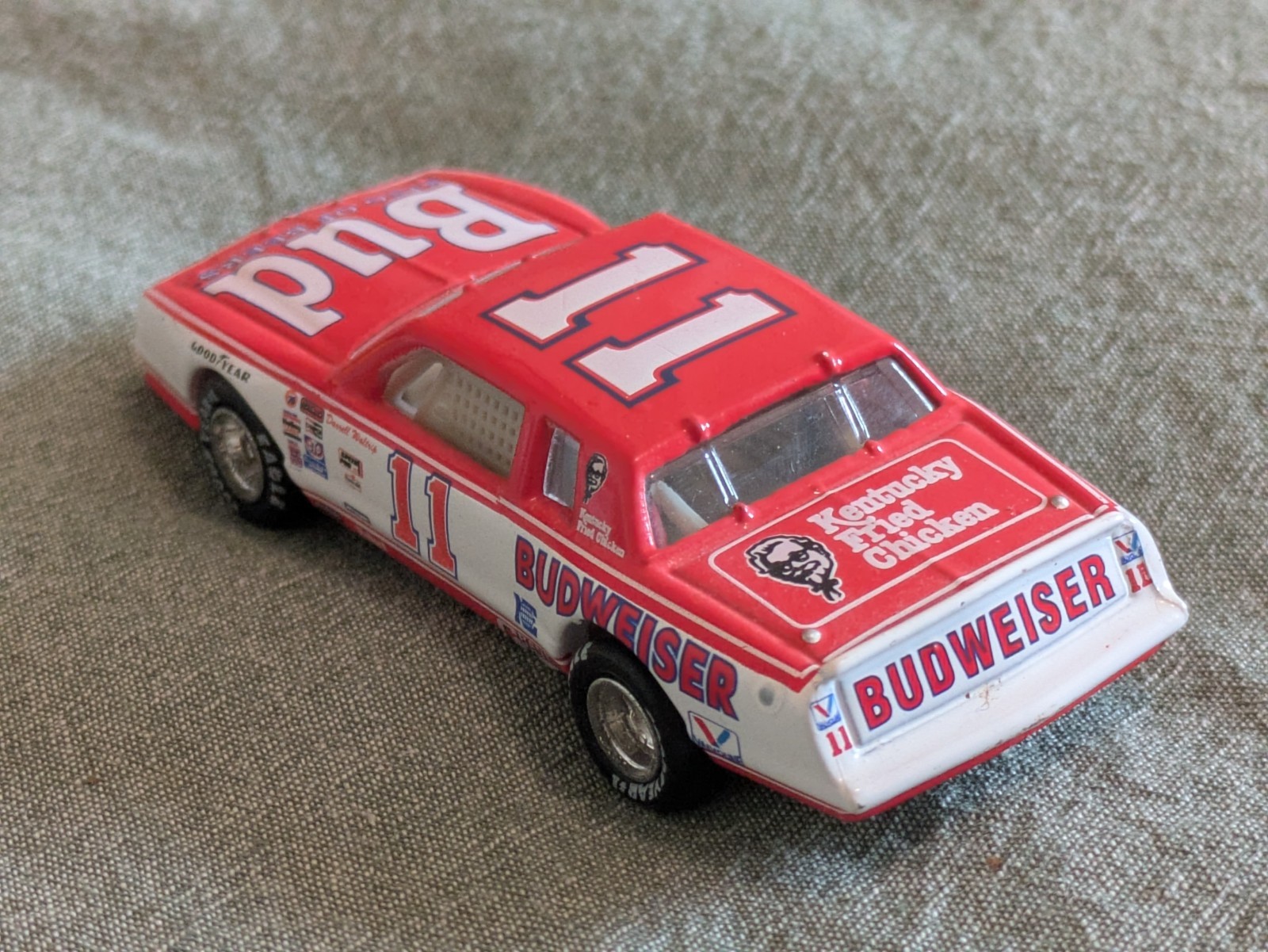 Darrell Waltrip #85 | Chevrolet Monte Carlo “Budweiser” 1985 Winston Cup 🏆 1/64