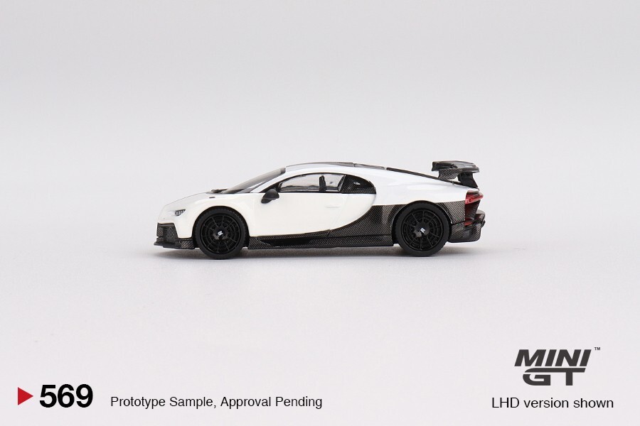 Mini GT 1:64 Bugatti Chiron Pur Sport White Diecast Model Car MGT00569