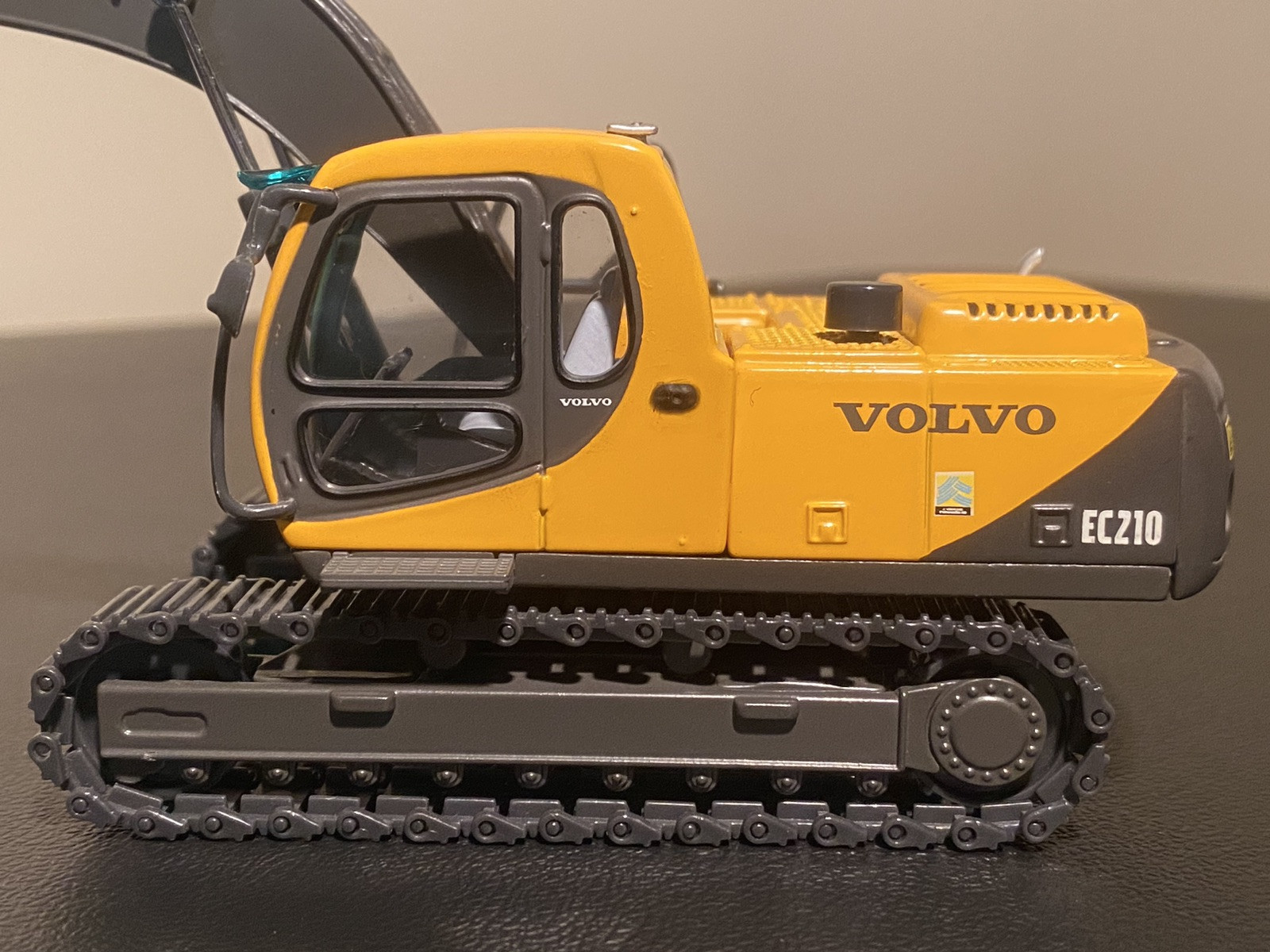 1/50 diecast Volvo exclusive EC210 v1.0 track excavator Motorart LINKED TRACKS!!