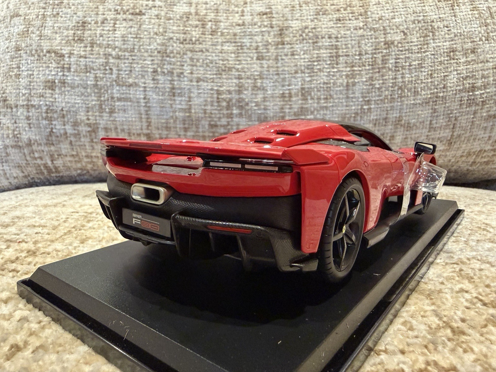 1/18 Maisto Ferrari F80 Rosso Corsa Red Diecast Special Edition