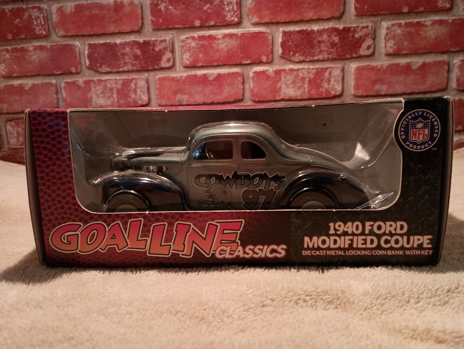 1940 Ford Modified Coupe Die Cast Model Dallas Cowboys 97 (NFL Licensed)