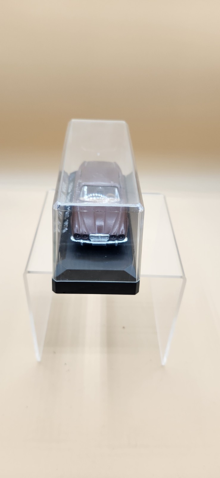 Jaguar XJ 12 Solido (France) 1/43 with stand and case