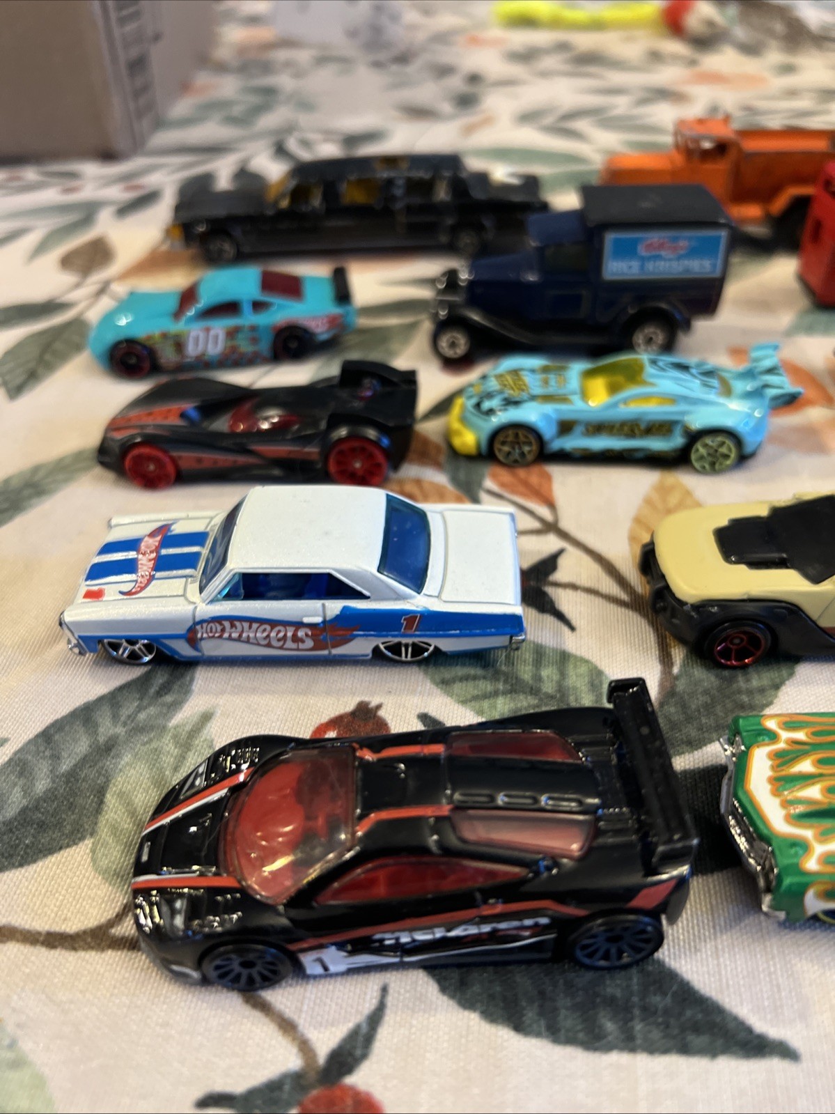 Hot Wheels – Matchbox Lot of Cars, Various Years And Condition mixed lot Vintage