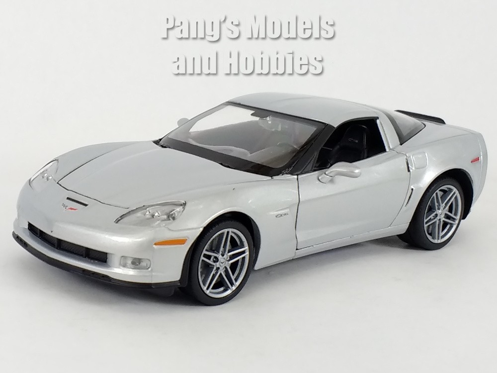 2007 Chevrolet Corvette Z06 C6 1/24 Scale Diecast Model by Welly – SILVER