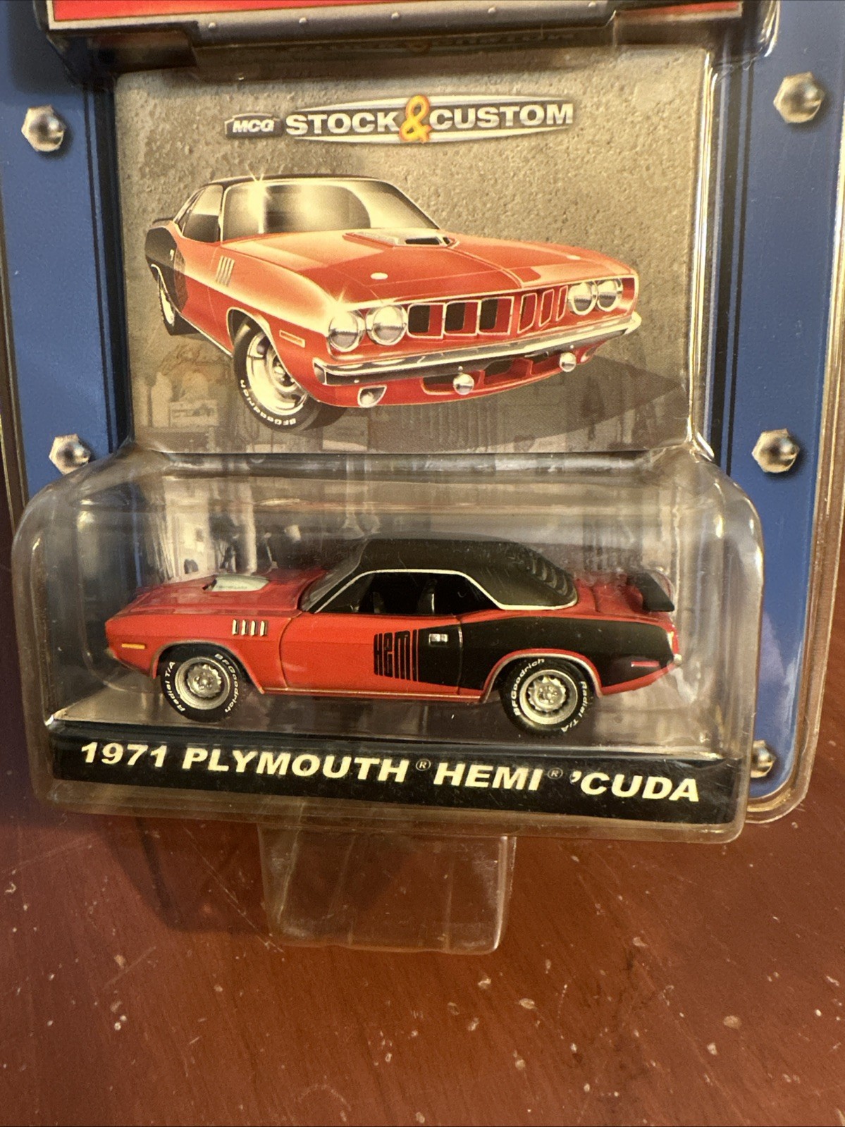 2007 Greenlight 1971 Plymouth Hemi Cuda In Red Package Shows Signs Of Age ￼
